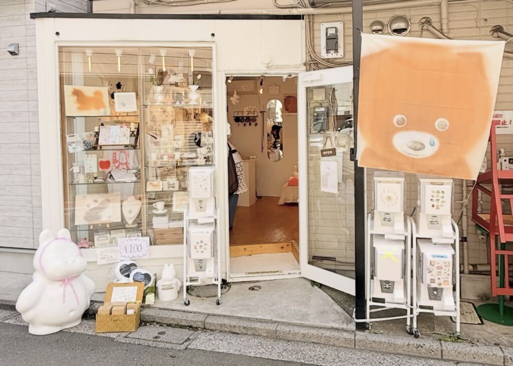 ファッション雑貨 mooooon mooon shop ｜ 吉祥寺中道通り